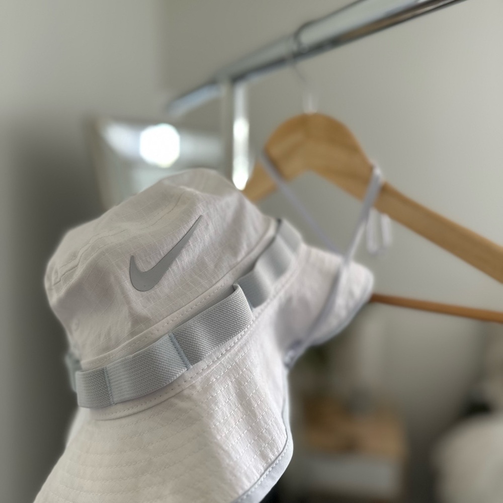 Nike Women's White and Gray Hat